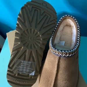 UGG Tasman Chestnut Womens size 9 BRAND NEW